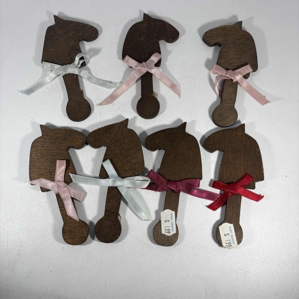 7 Brown Style Wooden Poll‎ Horse Riding Toy With Bows Refrigerator Magnets